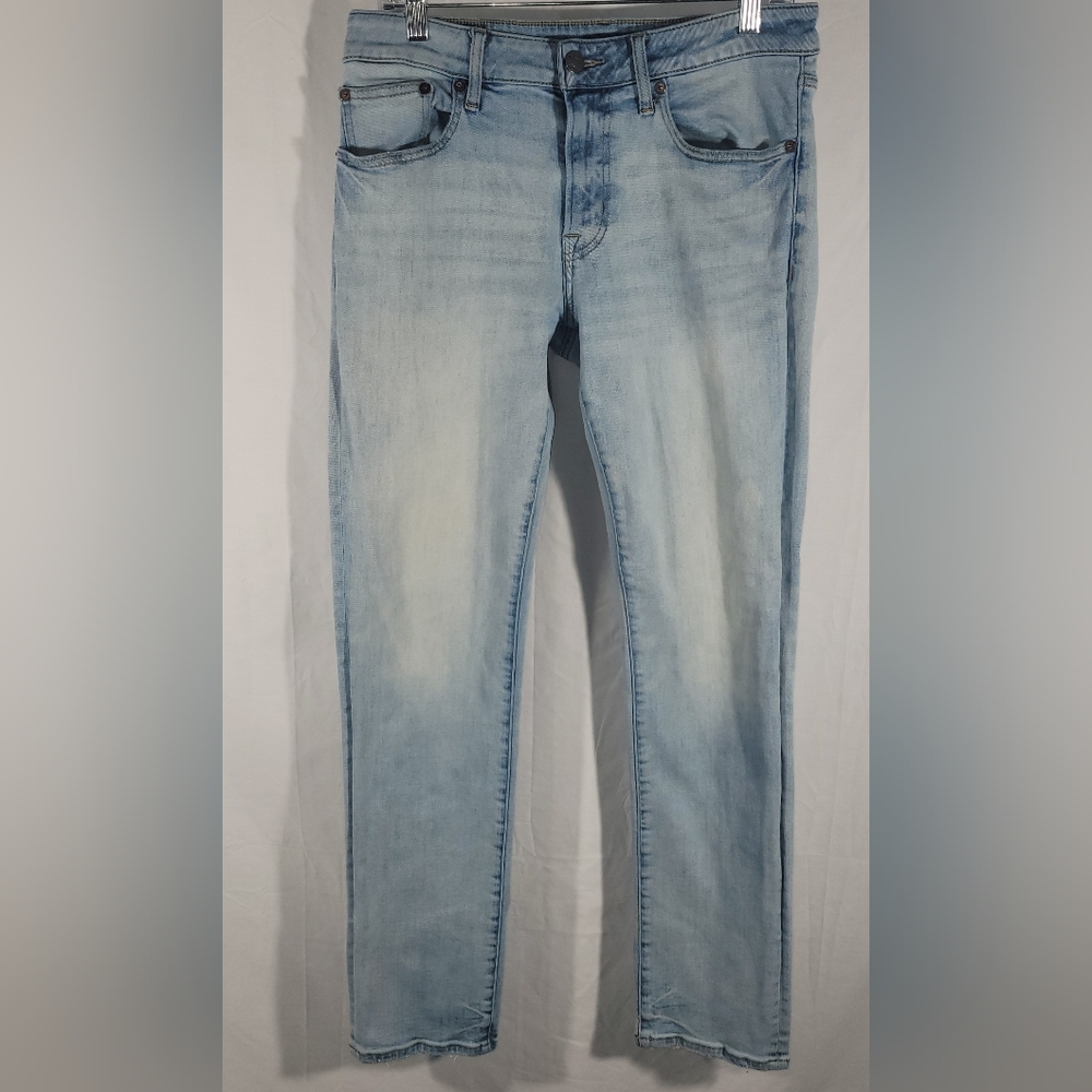 American Eagle Men's flex jeans size w-31 L-32 light blue